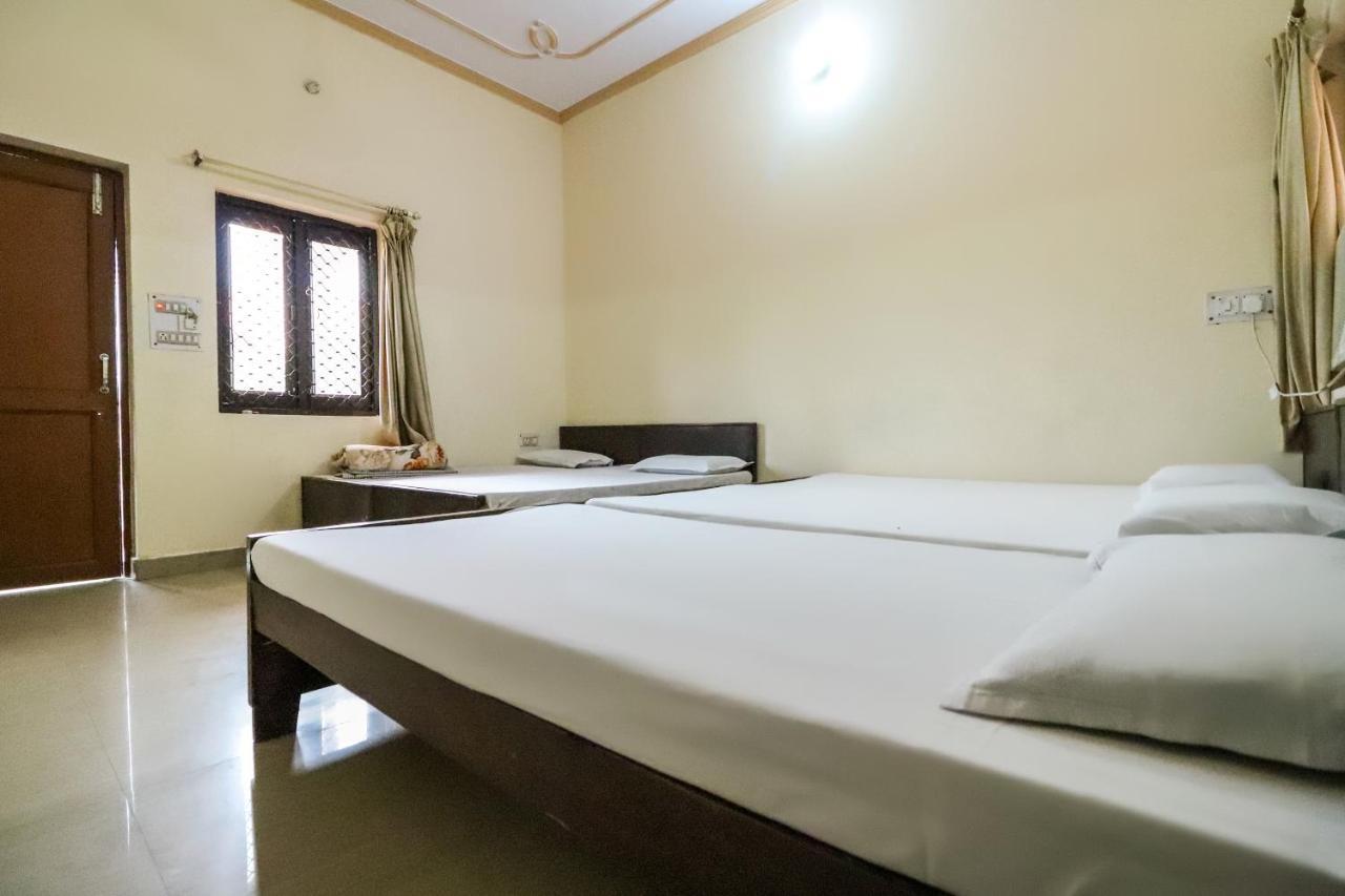 Spot On 60838 Shri Giriraj Dham Hotel Govardhan Esterno foto