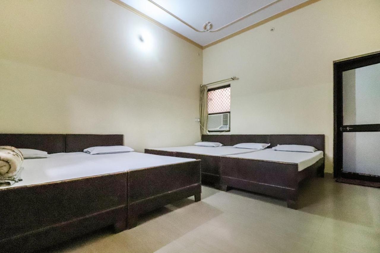 Spot On 60838 Shri Giriraj Dham Hotel Govardhan Esterno foto