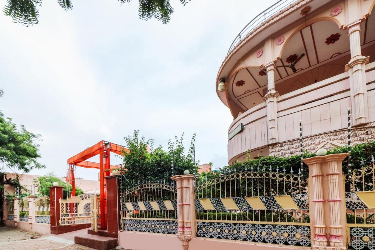 Spot On 60838 Shri Giriraj Dham Hotel Govardhan Esterno foto