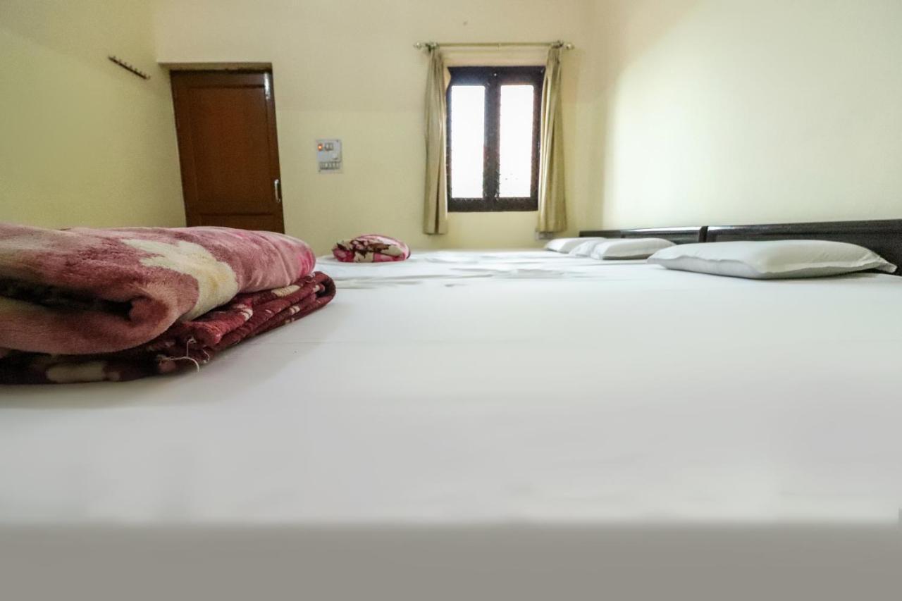 Spot On 60838 Shri Giriraj Dham Hotel Govardhan Esterno foto